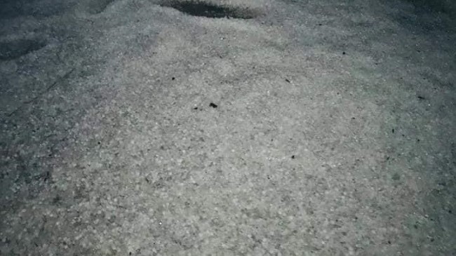 Peja goditet nga stuhi të fuqishme shiu dhe breshëri