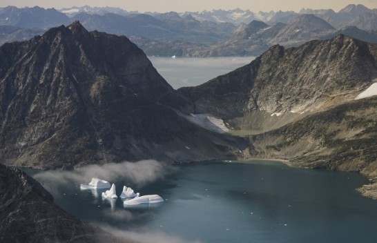 Grenlandë, NASA vëzhgon nga qielli shkrirjen e akullnajave