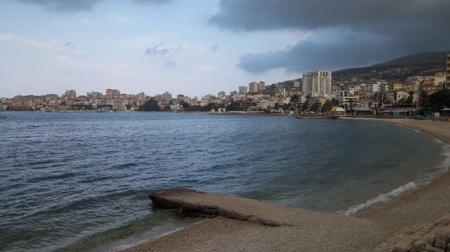 Moti në Shqipëri, i paqëndrueshëm – me reshje shiu dhe stuhi