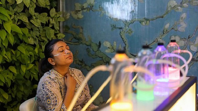 Nju Delhi, qytetarët në radhë për të blerë ajër të pastër