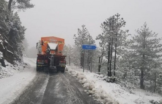 Bie bora e parë për këtë vit, ARRSH tregon rrugët ku duhet të keni kujdes