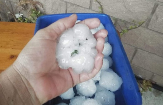 Brisbane goditet nga një stuhi e fuqishme shiu me breshër me madhësi sa topi i golfit
