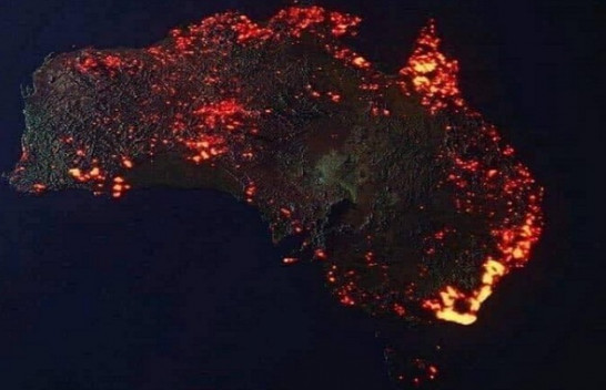 Pamje nga hapësira e zjarreve në Australi