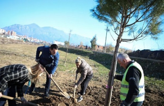 Nis aksioni për mbjelljen e pemëve, 100 pemë të reja përgjatë Lumit të Tiranës