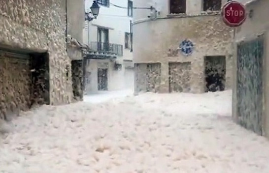 Shkuma e dallgëve të detit mbulon qytetin Spanjoll [Video]