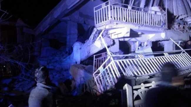 Gjashtë të vdekur nga tërmeti i fuqishëm 6.8 shkallë që goditi qytetin Elazığ të Turqisë