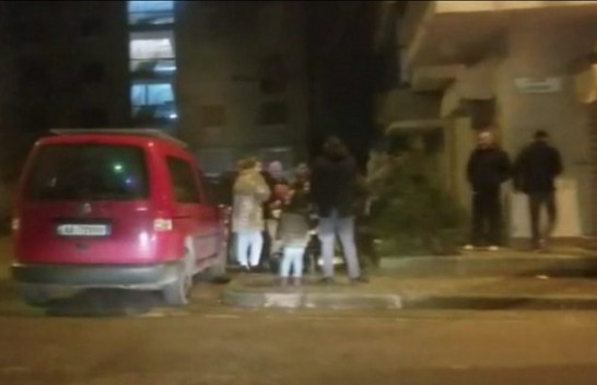 Tërmeti në Shqipëri, qytetarët braktisin shtëpitë dhe dalin në rrugë