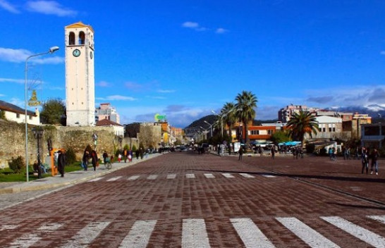 Diell dhe rritje e lehtë e temperaturave, parashikimi i motit për këtë fundjavë në Shqipëri