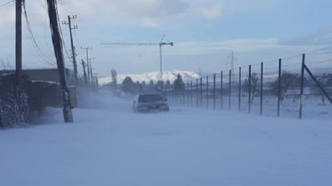 Disa rrugë të Prishtinës mbulohen nga bora, kërkohet pastrimi i tyre [Foto]