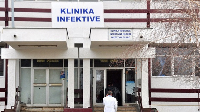 Një i dyshuar me koronavirus, shtrihet në Klinikën Infektive