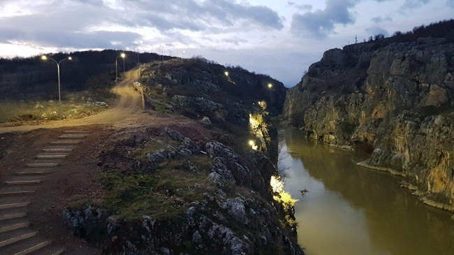 Kanioni i lumit Drin dhe Ura e Fshajtë bëhen me shtigje dhe ndriçim