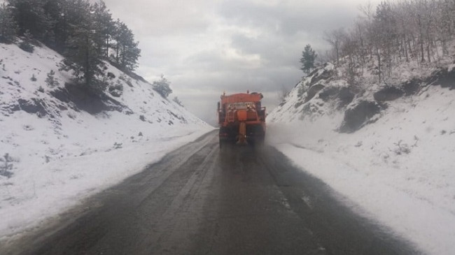 Reshje bore dhe shiu gjatë natës, ARRSH: Ngasësit e automjeteve të kenë kujdes për shkak të lagështisë