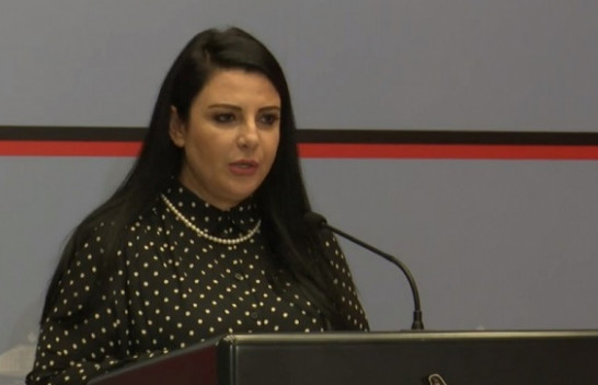 Ministrja Balluku: Pezullimi i transportit ajror dhe detar, vetëm për pasagjerët jo për mallra