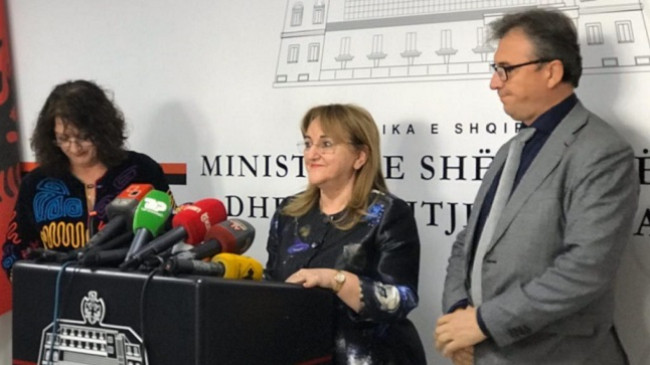 Shqipëri/ Ministria e Shëndetësisë: 114 raste të testuara, 10 raste pozitive, kufizoni lëvizjet!