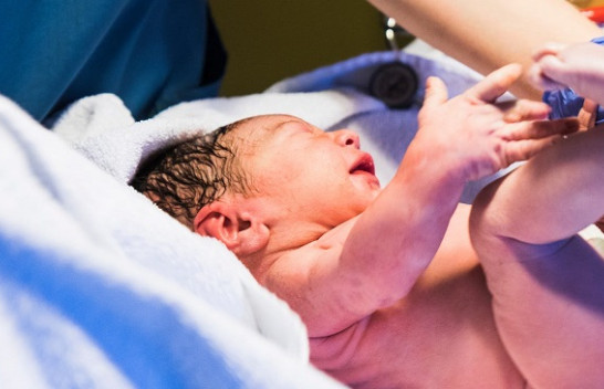 Rasti i parë në botë, një foshnjë e porsalindur në Londër me koronavirus