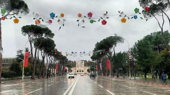 Mot i paqëndrueshëm, vranët dhe me shi në Shqipëri