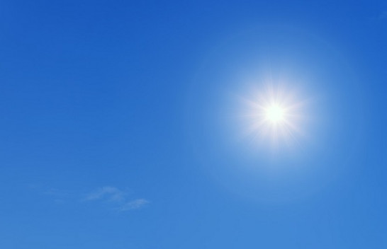 Moti në Shqipëri, me diell dhe i ngrohtë