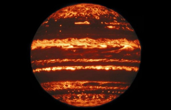 Imazhe mahnitëse në ‘zemër’ të stuhive të Jupiterit