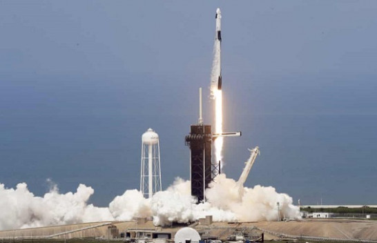 SpaceX dhe NASA lëshojnë me sukses dy astronautët në hapësirë