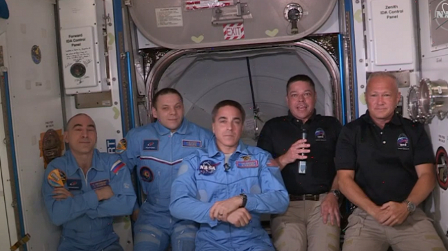Astronautët e NASA-s dhe SpaceX mbërrin në Stacionin Hapësinor Ndërkombëtar