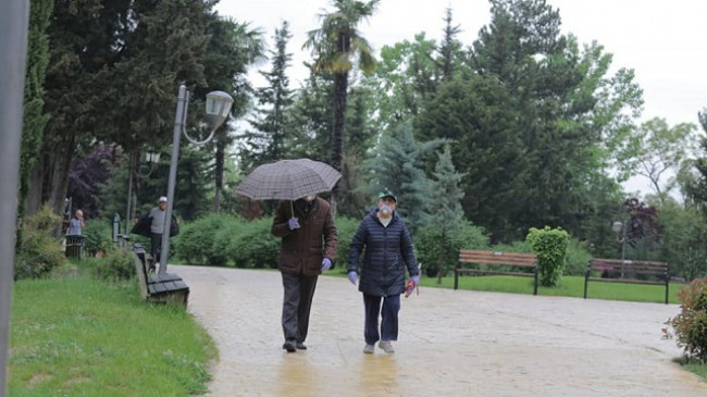 Mos dilni pa çadër, ky është parashikimi i motit për sot dhe nesër në Shqipëri