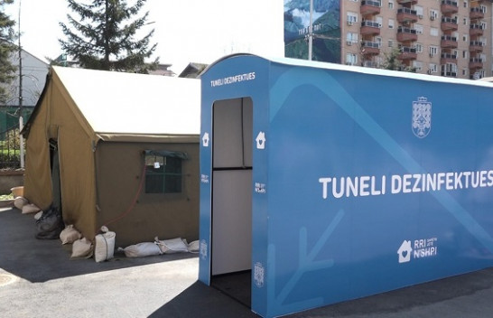 Mikrobiologu Lul Raka: Nuk rekomandohet përdorimi i tuneleve dezinfektues në shkolla dhe institucione jomjekësore
