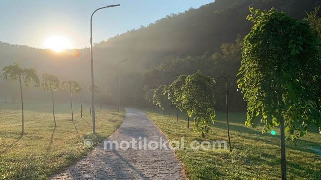 Mot përvëlues këtë javë në Kosovë, shmangeni rrezet e diellit në mesditë