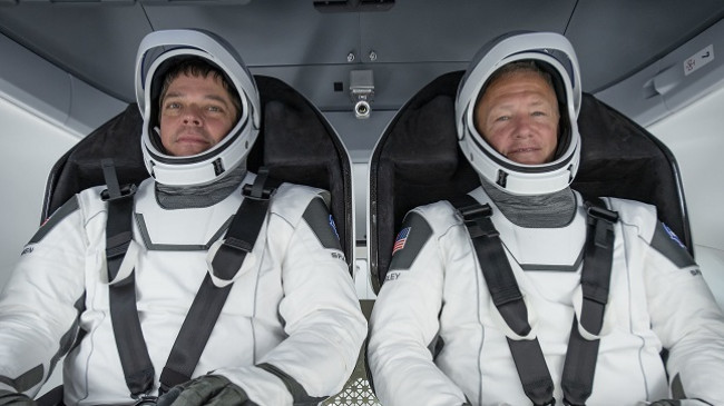 Astronautët e NASA-s nisën drejt Tokës