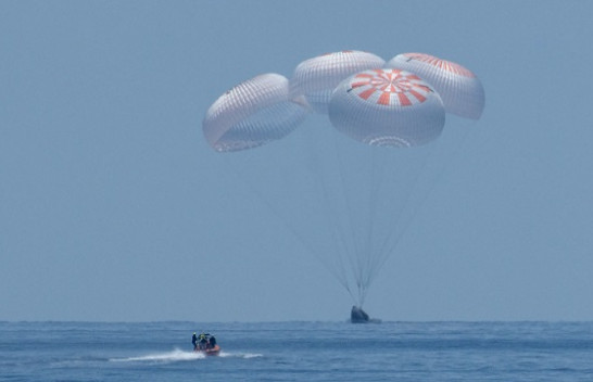 SpaceX kthen dy astronautët e NASA-s në Tokë në anijen kozmike të Crew Dragon, duke nisur kështu 'një epokë të re në fluturimin hapësinor njerëzor'