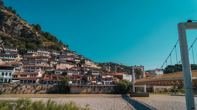 Bucketlistly.blog: Berati, qyteti që nuk duhet ta humbisni kur vizitoni Shqipërinë