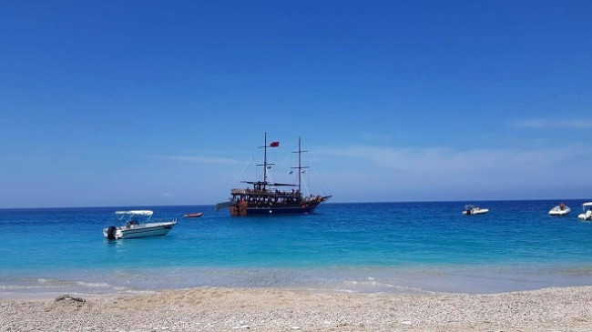 Temperatura të larta dhe reshje shiu, parashikimi i motit për sot dhe dy ditët në vijmë në Shqipëri