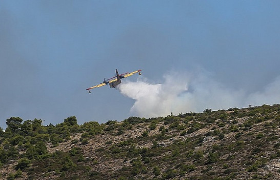 Pas ciklonit Ianos, Greqia pushtohet nga zjarret