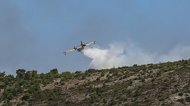Pas ciklonit Ianos, Greqia pushtohet nga zjarret