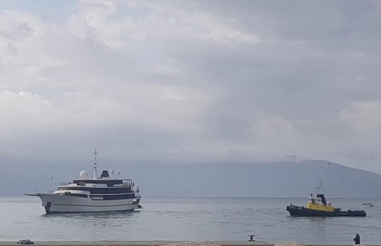 Mot i ligë përfshinë Shqipërinë/ Nuk lejohen të lëvizin mjetet e vogla lundruese dhe peshkarexhat në gjirin e Vlorës