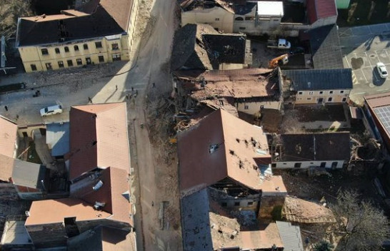 Kështu duket nga ajri qyteti i Kroacisë që u shkatërrua nga tërmeti