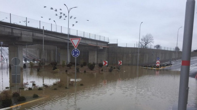 Përmbyten rrugët e Ferizajt [Foto]