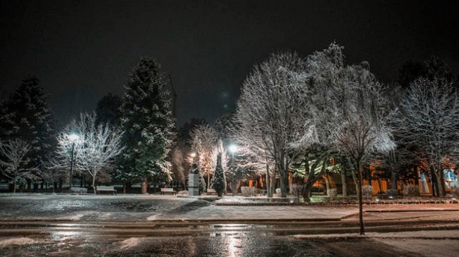 Bora zbardhë Korçën [Foto]