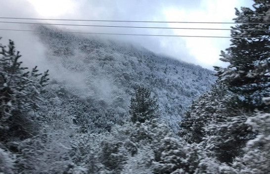 Llogara, e bukur në verë, mahnitëse në dimër [Video]