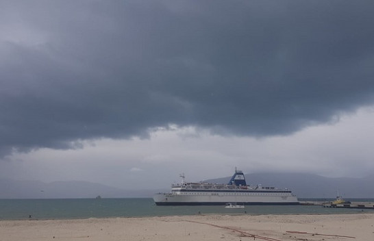 Vlorë, pezullohet lundrimi i anijeve të vogla si pasojë e motit të ligë