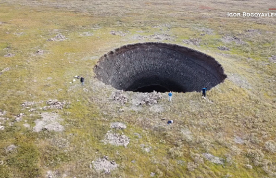 Shkencëtarët thonë se ‘kanë zbuluar misterin’ e vrimave masive në tokat siberiane