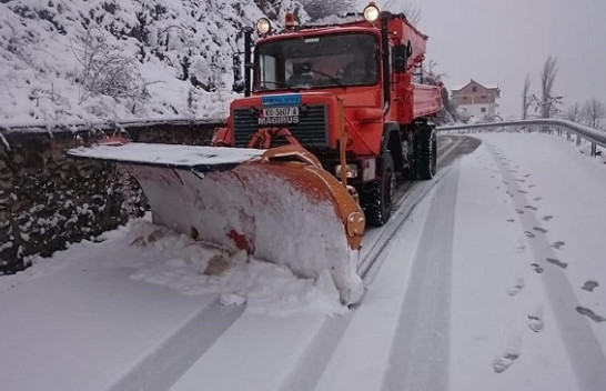 Veriu dhe Jugu i Shqipërisë përfshihen nga bora, kjo është gjendja e rrugëve që duhet të keni kujdes