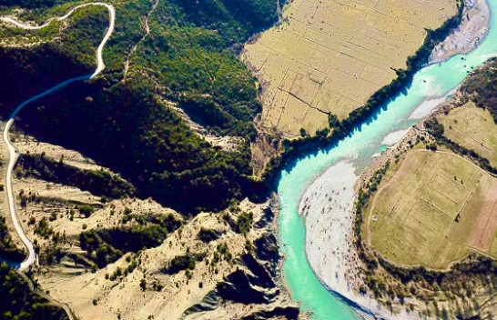 A munden digat e hidrocentraleve të shkatërrojnë lumin e fundit të egër të Evropës?