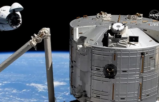 Anija kozmike SpaceX mbërrin me sukses në Stacionin Hapësinor