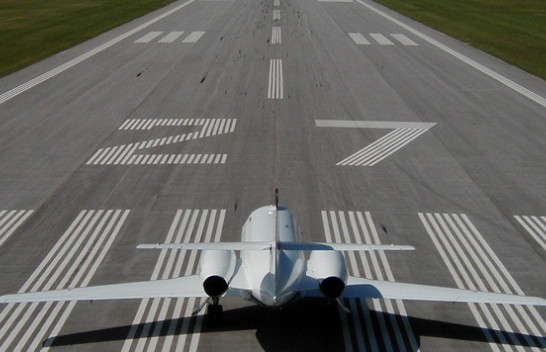 Pse çdo pistë e aeroporti ka dy numra në të - ja për çfarë shërbejnë
