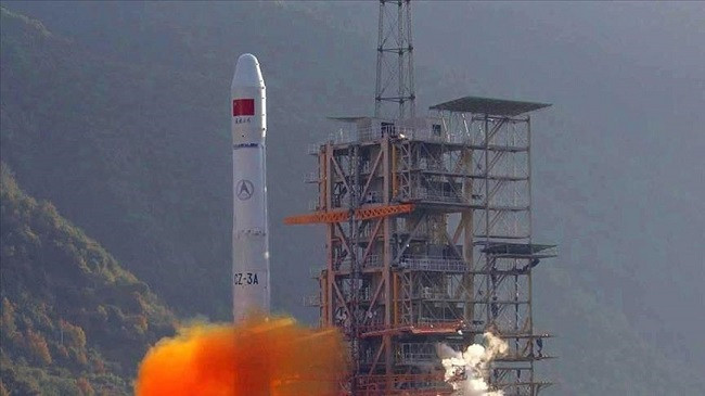 Mbeturinat e raketës kineze Long March mund të bien në Tokë