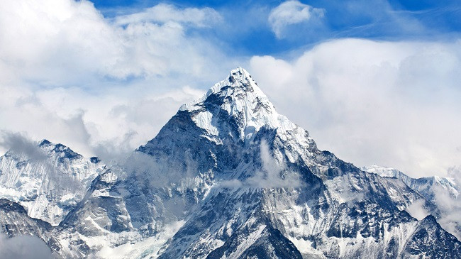 Everest nuk është mali më i lartë në botë?!
