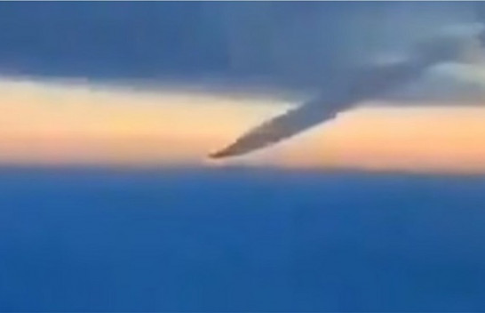 Kapet momenti kur raketa kineze bie mbi Oqeanin Indian [Video]