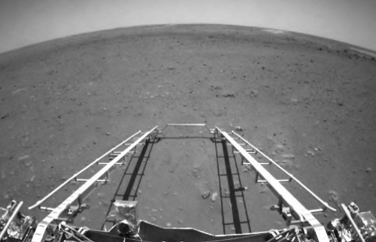 Roveri kinez dërgon imazhet e para pas uljes në Mars