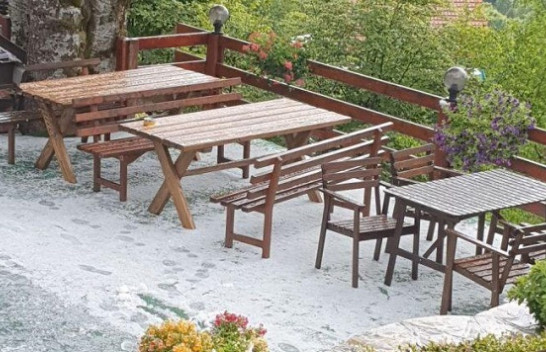 'Çmendet' moti, shi, borë e breshër, sot në Prevallë