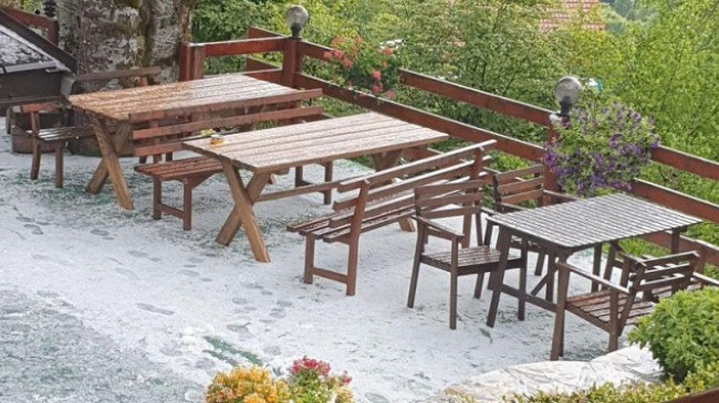 'Çmendet' moti, shi, borë e breshër, sot në Prevallë